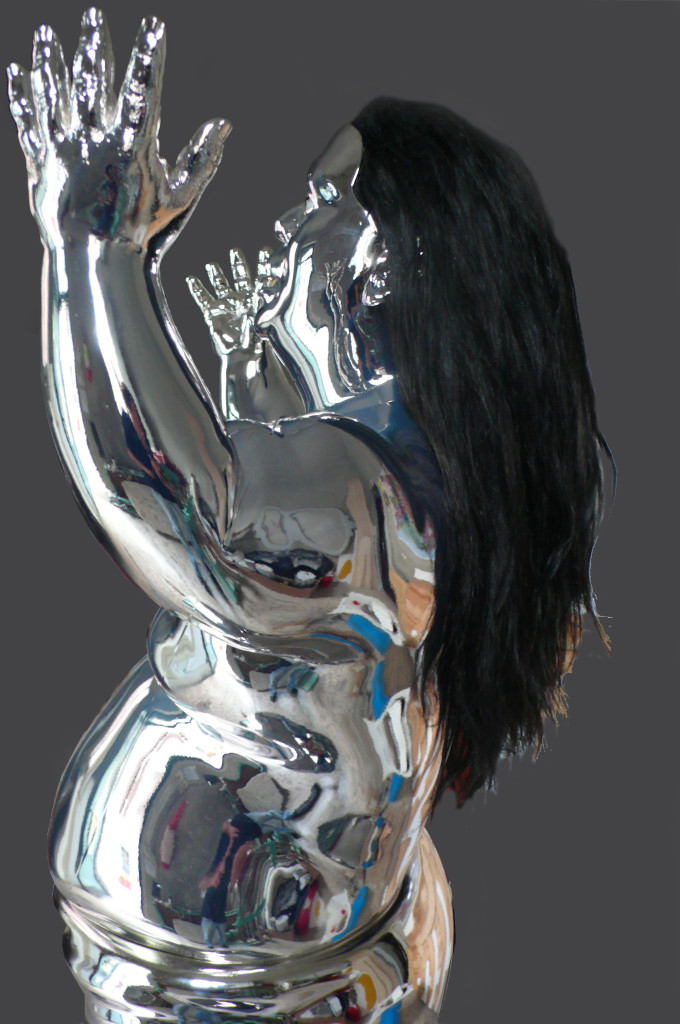 scultura vetro resina cromata 