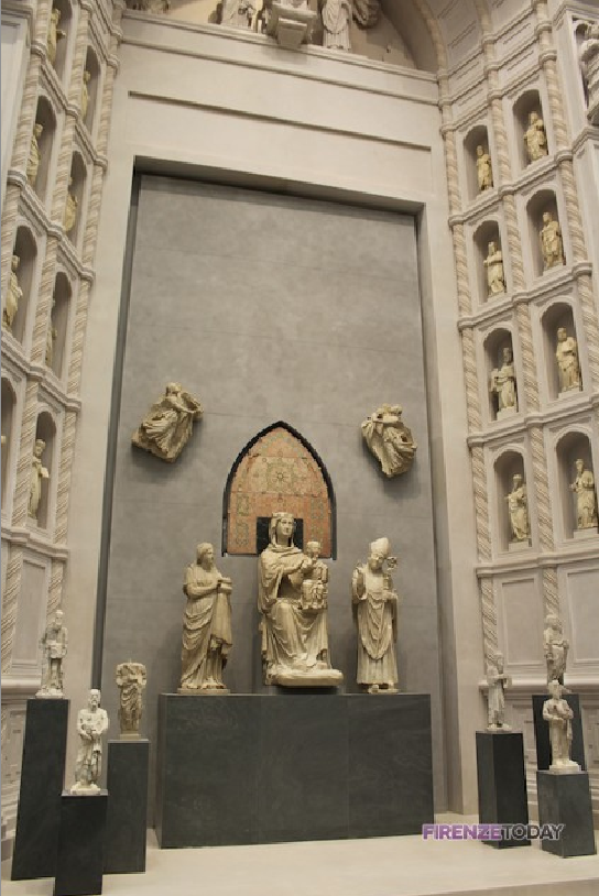 Ricostruzione Sculture Dell'Antica Facciata della Santa Maria Novella. Firenze. Plastikart Studio